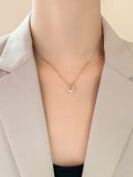 Minimal Geometric Collarbone Necklace for Women, Light Luxury Design Chain - Image 3