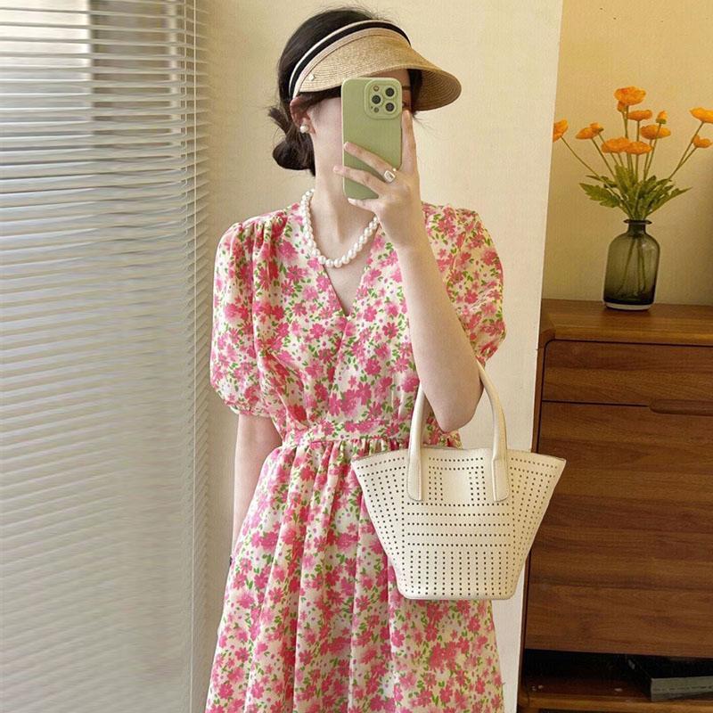 13350821300169949 Korean chic summer French sweet V-neck lace-up waist puff sleeve floral maxi dress - Image 1
