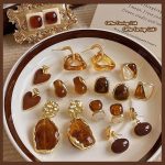 High-end retro coffee-colored earrings celebrity hot style temperament earrings - Image 3