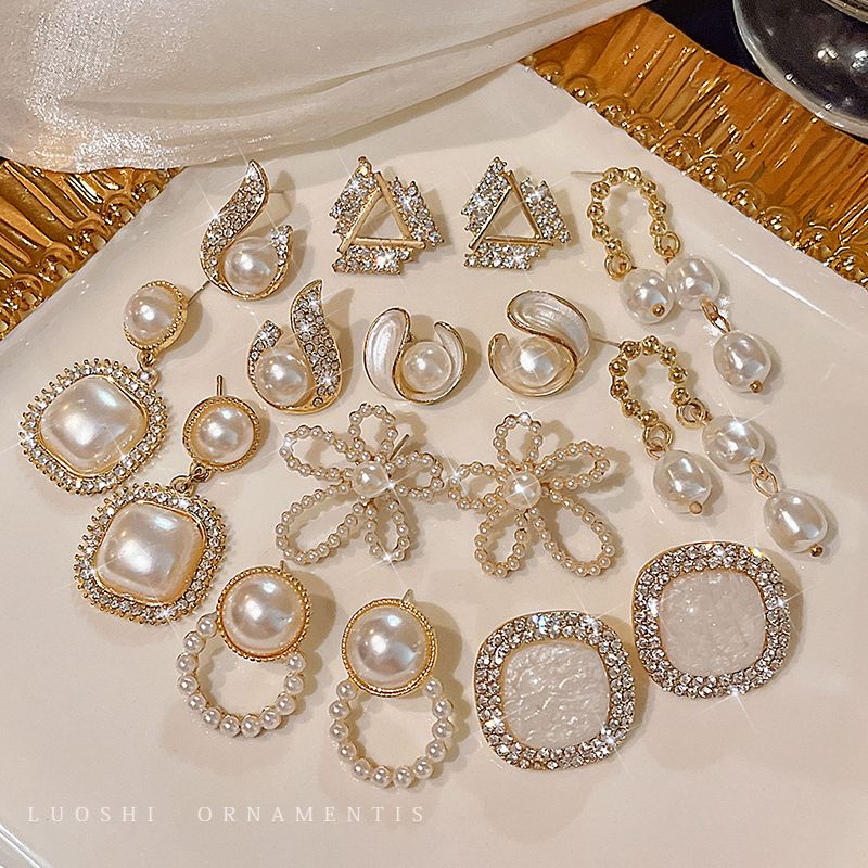 13353954056035905 French retro pearl earrings new high-end earrings - Image 1