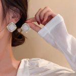 French retro pearl earrings new high-end earrings - Image 2