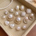 Korean internet celebrity light luxury retro small fragrance high-end pearl earrings - Image 5