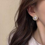 Korean internet celebrity light luxury retro small fragrance high-end pearl earrings - Image 6