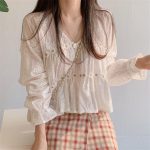 Korean long-sleeved V-neck lace three-dimensional daisy design top - Image 2
