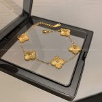 Roman Numeral Gold Bracelet - Light Luxury Titanium Steel Jewelry - Image 3