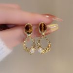 Vintage Pearl Drop Earrings – Irregular Melange Style, Light Luxury Design - Image 5