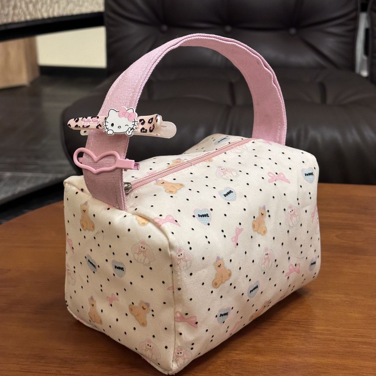 13390983686534360 Hello KittyTravel Bag – Large-Capacity Makeup Organizer with Handle - Image 1