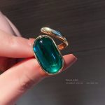 Elegant Green Statement Ring for Women – Adjustable Fashion Open Ring, Minimalist Niche Design - Image 3