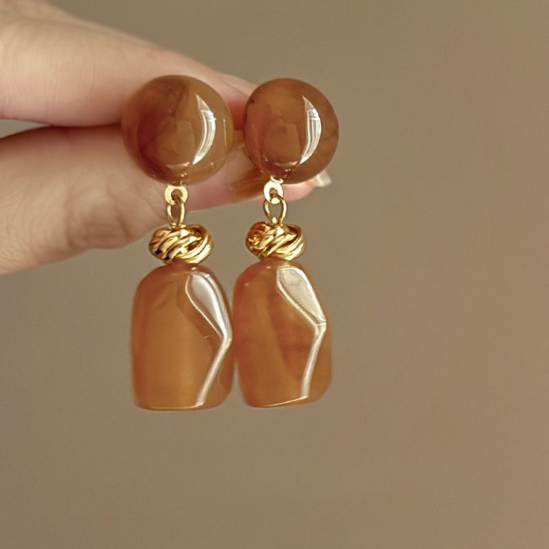 1_4bd18fb0-10ff-45df-835d-3c464432ebb4 French Vintage Acrylic Long Earrings – Cream Almond and Sunset Orange Elegant Statement Studs - Image 1