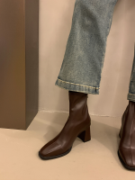 Women's Soft Leather Chunky Heel Slim-Fit Chelsea Ankle Boots - Image 22