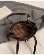 Vintage Luxury Large Capacity Underarm Bag - Image 9