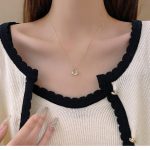 Minimal Geometric Collarbone Necklace for Women, Light Luxury Design Chain