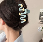 Heart-Shaped Hair Claw Clip - Elegant Large Shark Clip for Updos - Image 2