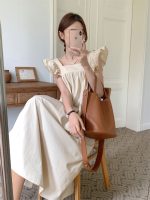 Designed with beautiful back and flying sleeves, bow tie A-Line Dress - Image 2