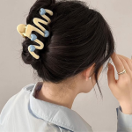 Heart-Shaped Hair Claw Clip - Elegant Large Shark Clip for Updos - Image 3