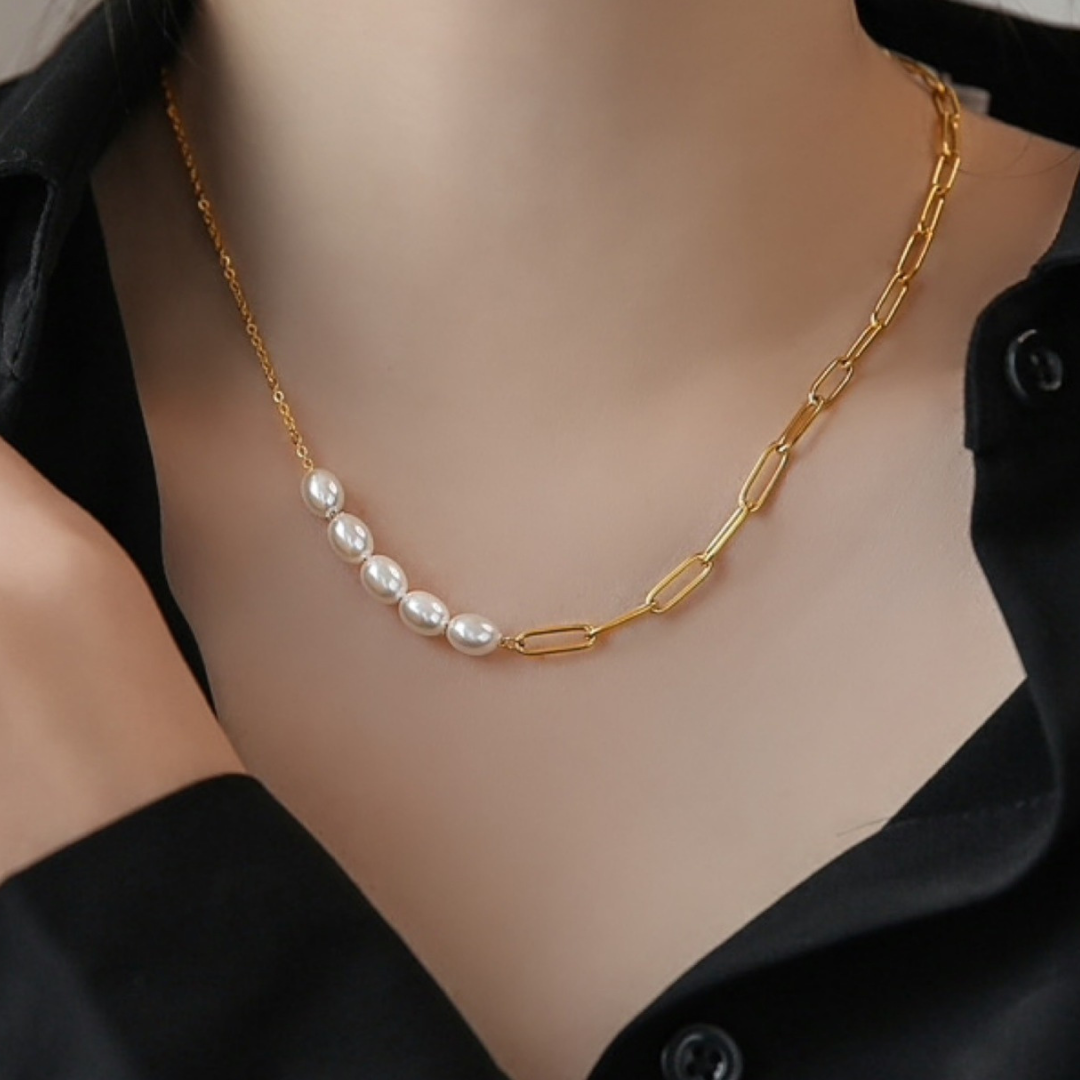 4_0ef4d290-f4db-4c22-af59-fe887a46a826 Minimalist Pearl & Plaid Teardrop Pendant Necklace Set - Image 1