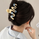 Heart-Shaped Hair Claw Clip - Elegant Large Shark Clip for Updos - Image 4