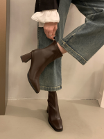Women's Soft Leather Chunky Heel Slim-Fit Chelsea Ankle Boots - Image 18