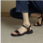 Retro Simple Flat Soft Soled Beach Open Toe Strap Roman Sandals - Image 3