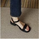 Retro Simple Flat Soft Soled Beach Open Toe Strap Roman Sandals - Image 2