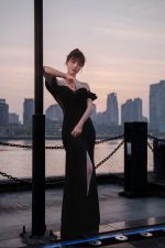 V-Neck Off-Shoulder Bodycon Ruffle Evening Gown – Slimming High-End Party Dress - Image 8