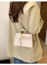 Retro Crocodile-Pattern Small Square Crossbody Bag – Women's Elegant Autumn/Winter Kelly-Style Handbag - Image 2