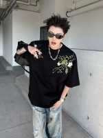 Men’s Street Retro Floral Embroidery Loose Tee - Image 3