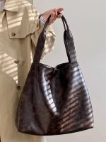 Women’s Vintage Large Capacity Commuter Tote Bag - Image 5