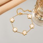 Cross-border titanium steel lucky clover five-leaf clover five-flower five-leaf bracelet light luxury high-end female hot-selling stainless steel hand jewelry - Image 3