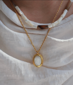 Non-Fading Titanium Steel Cat's Eye Stone Necklace – Vintage Black Gold French Style Luxury Sweater Chain - Image 3
