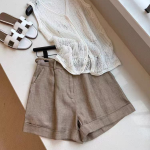 Elegant Summer Minimalist Style