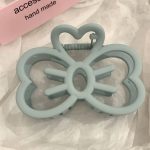 Simple Cute Bow Hairpin - Shark Clip for Hair Volume, Girl's Head Bun, Hair Accessory - Image 2