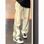 American High-Street Retro Heavy Sweatpants - Straight-Leg Sports Casual Pants with Camo Stripe & White Floral Design - Image 4