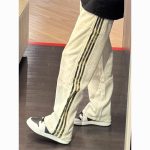 American High-Street Retro Heavy Sweatpants - Straight-Leg Sports Casual Pants with Camo Stripe & White Floral Design - Image 2