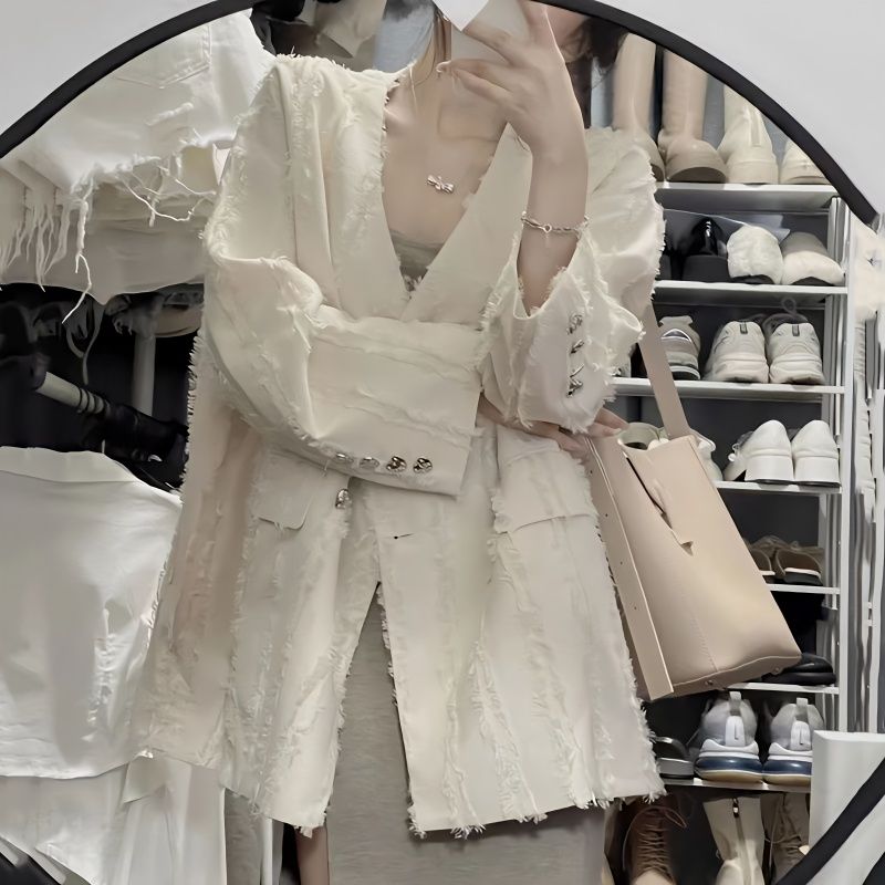 WhatsAppImage2025-03-14at2.57.14PM_1 Feather Tassel Blazer with Heart Buttons – Elegant Jacket for Women - Image 1