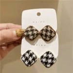 Textured Retro Stud Earrings – Elegant Metal Earrings