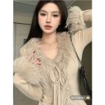V-Neck Tie-Front Cropped Knit Cardigan - Image 8
